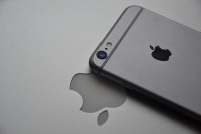 photo of the back of an Apple iphone